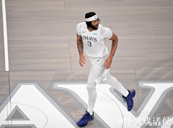 安东尼-戴维斯因左小腿挫伤将缺席对阵爵士比赛,独行侠官方宣布 安东尼-戴维斯因左小腿挫伤将缺席对阵爵士比赛,独行侠官方宣布